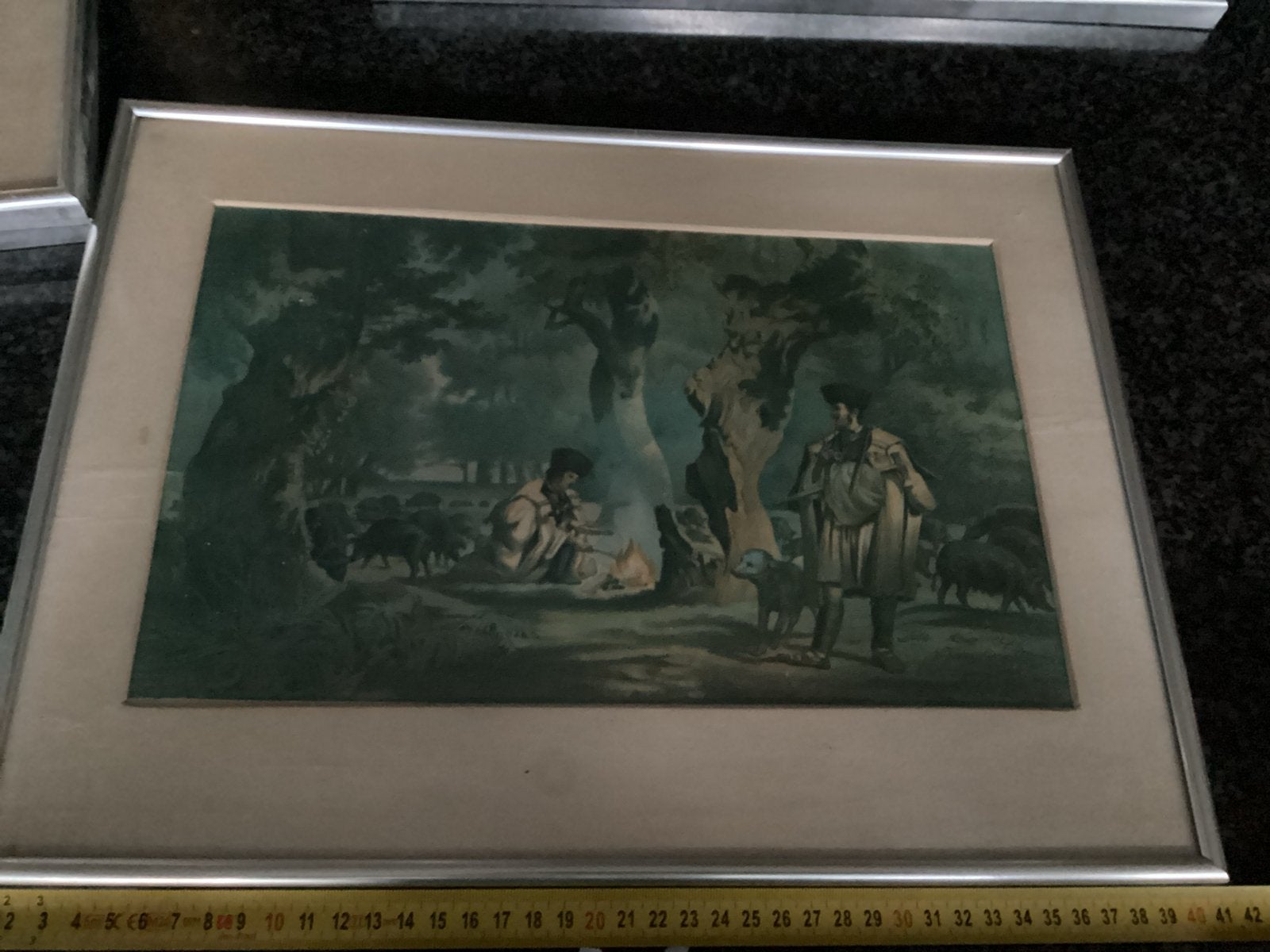 Antieke prent van jagers met honden en wilde zwijnen, 1800 - 1899, Ets, Ophalen of Verzenden, Ingelijst