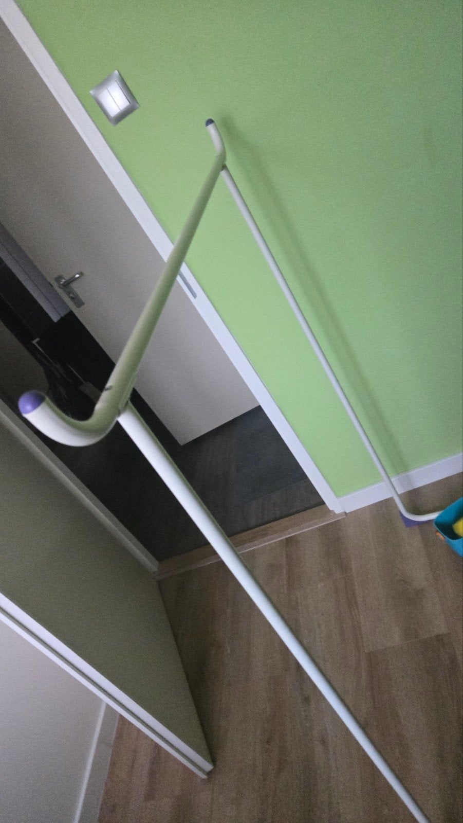 Hanger voor kleding of andere spullen, Ophalen