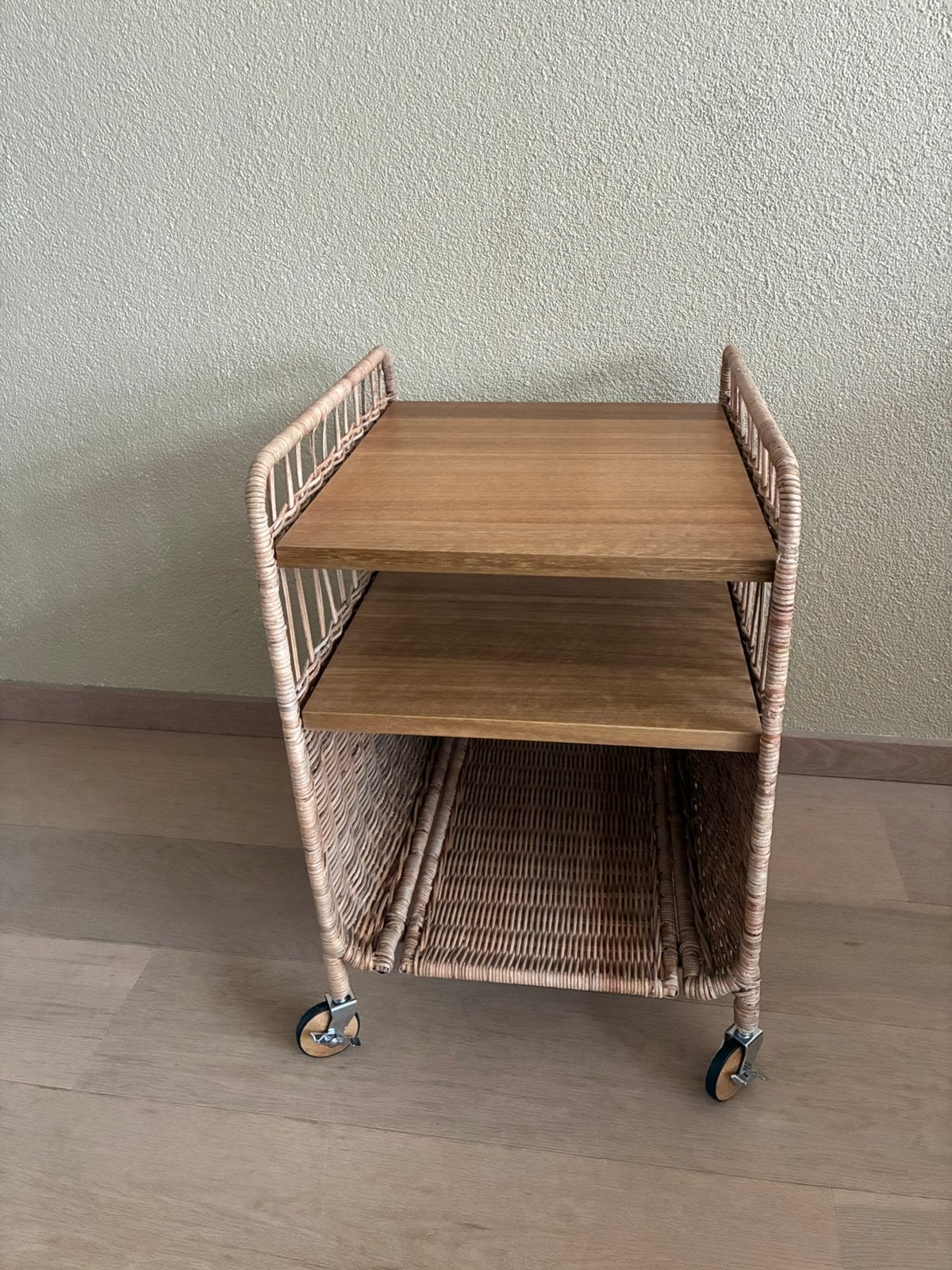 Fryksas IKEA, rotan kastje op wielen, Huis en Inrichting, Ophalen, Gebruikt