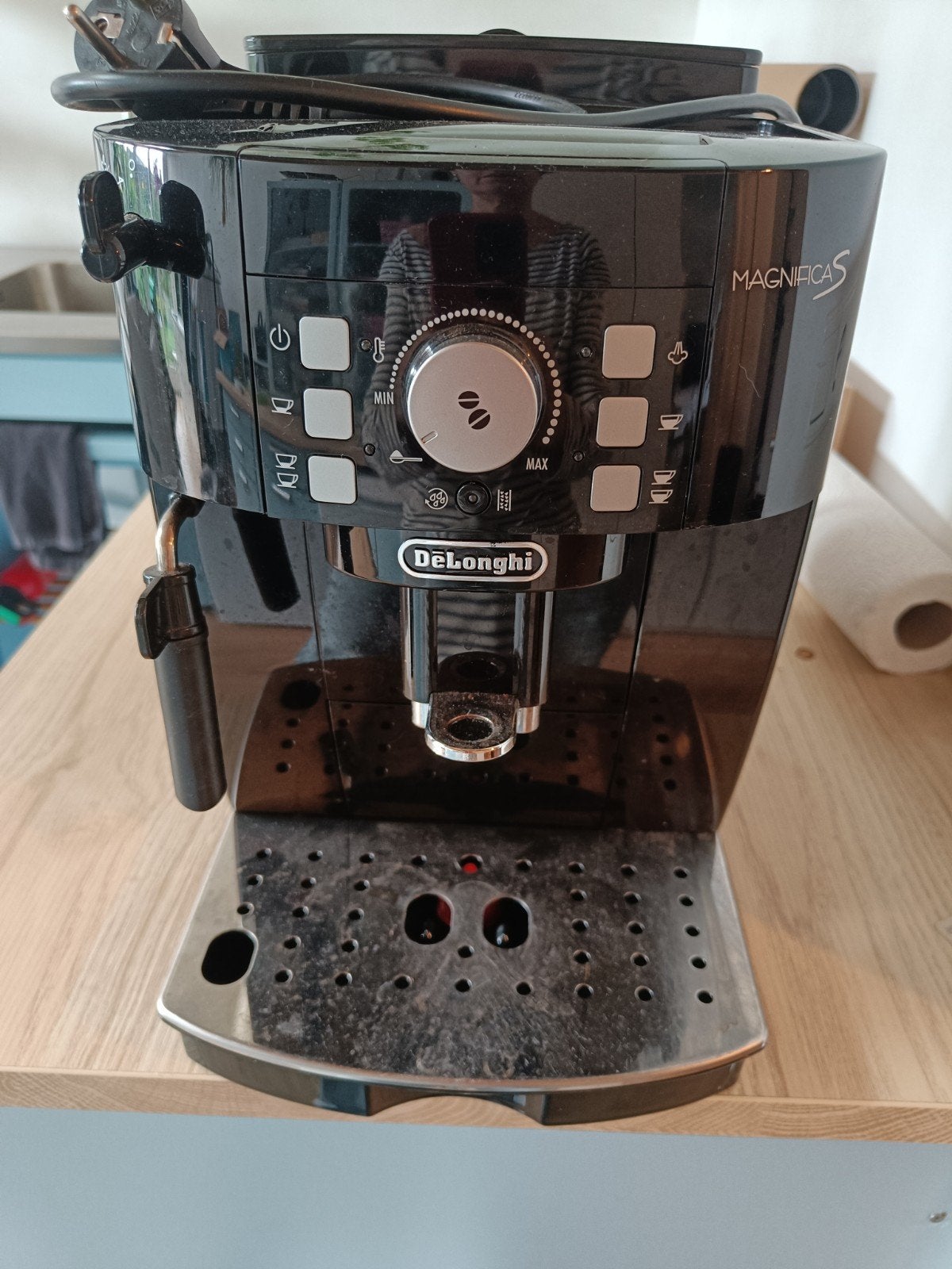 gratis delonghi koffie apparaat, voor onderdelen, Witgoed en Apparatuur, Ophalen, Gebruikt, Koffiemachine, Gemalen koffie