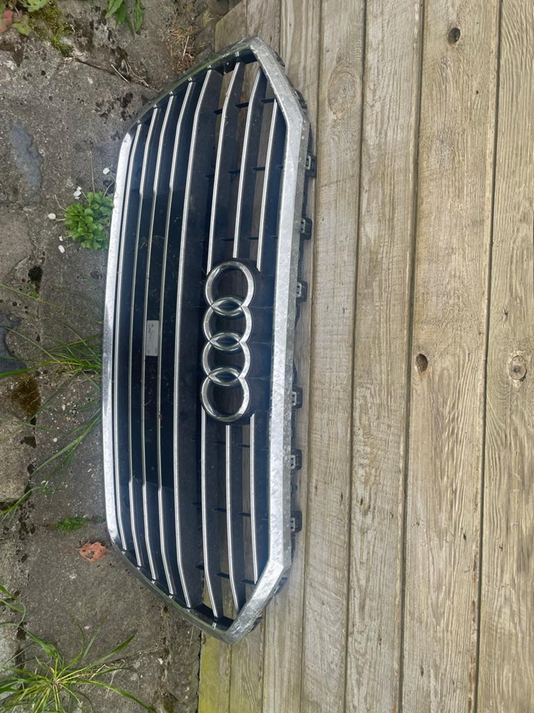 Audi Grille - Origineel en in goede staat, Gebruikt, Voor, Bumper, Audi