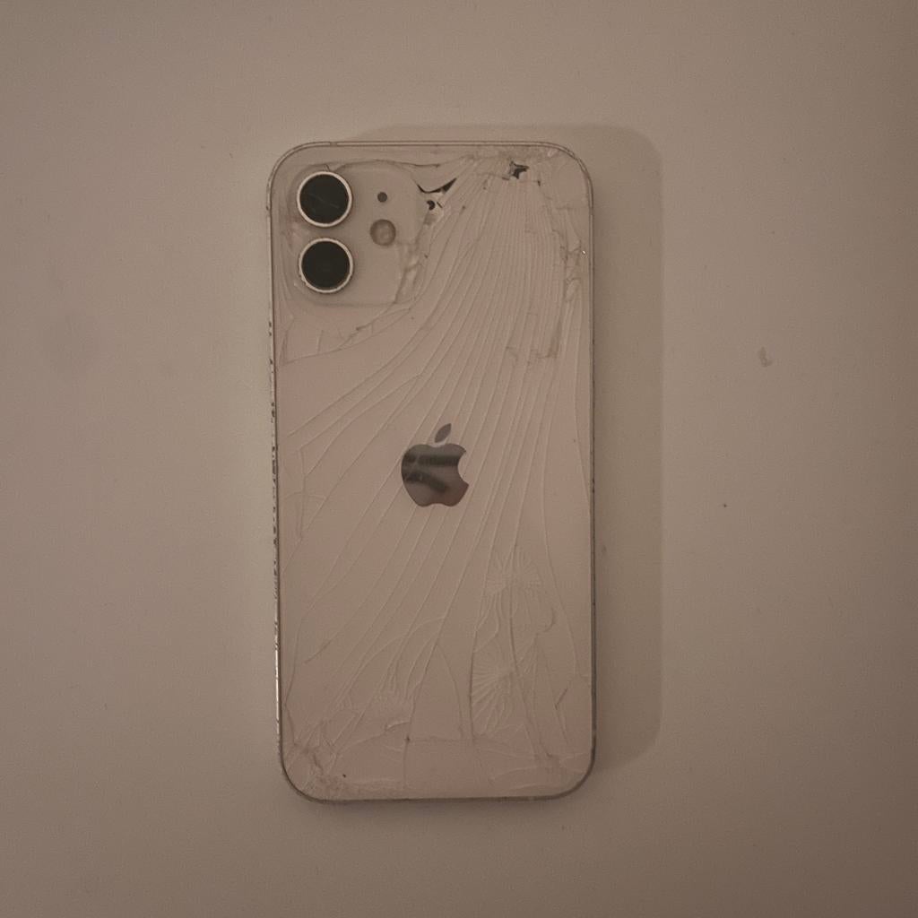 iPhone 12 - Achterkant beschadigd, Ophalen, Gebruikt, Wit, Zonder simlock