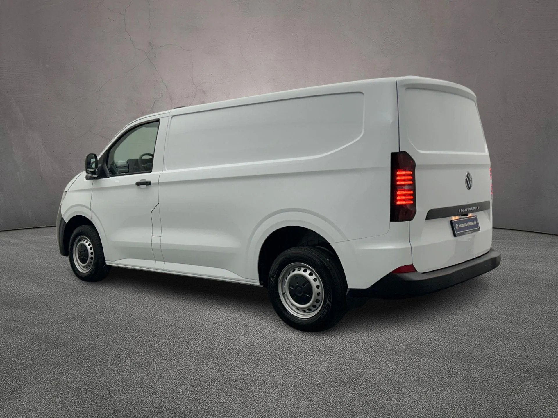 Volkswagen Transporter T7 2.0 TDI 110pk L1 (bj 2024), Voorwielaandrijving, Gebruikt, 2000 kg, Wit