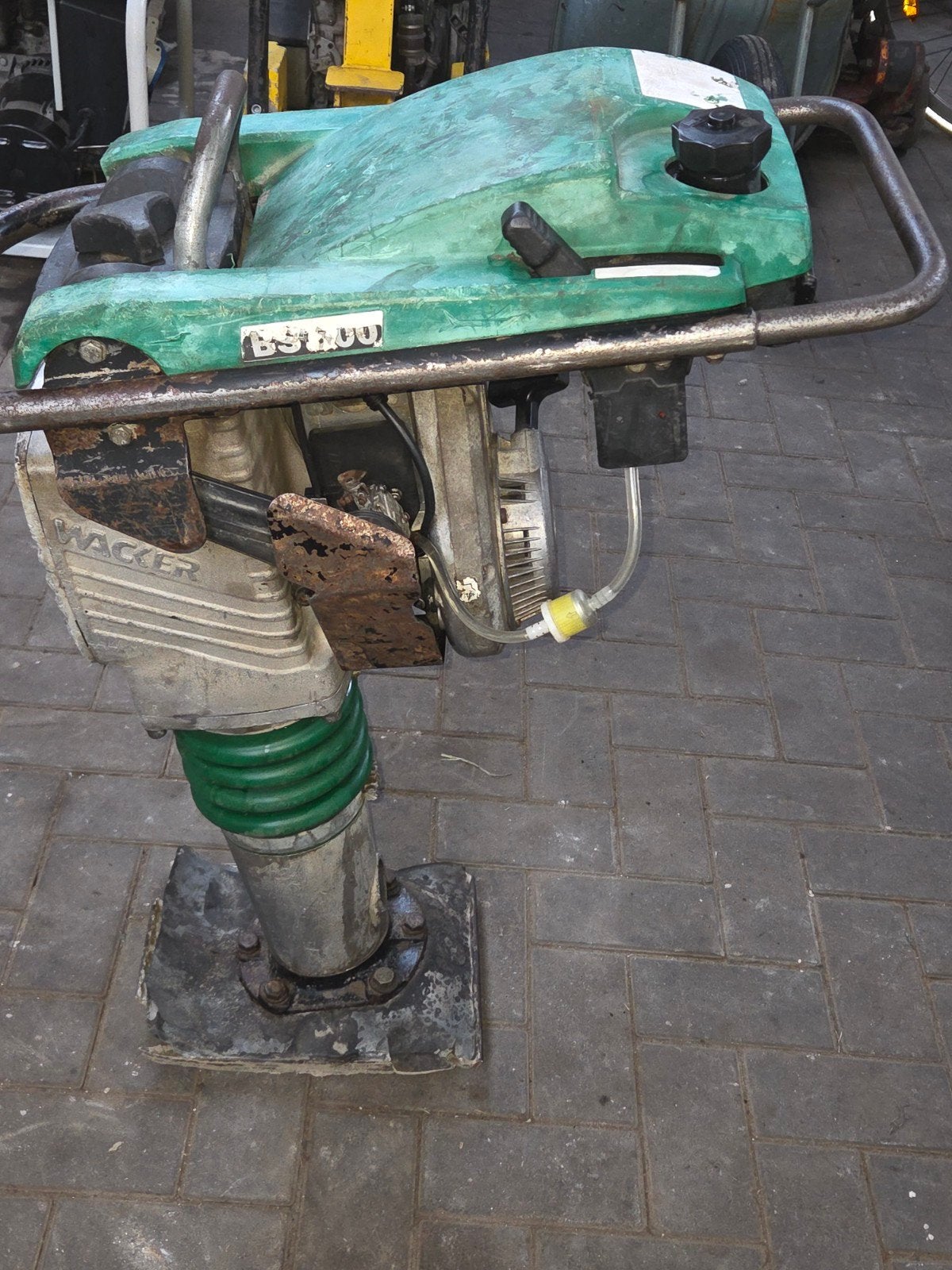 Wacker stamper, Ophalen, Gebruikt