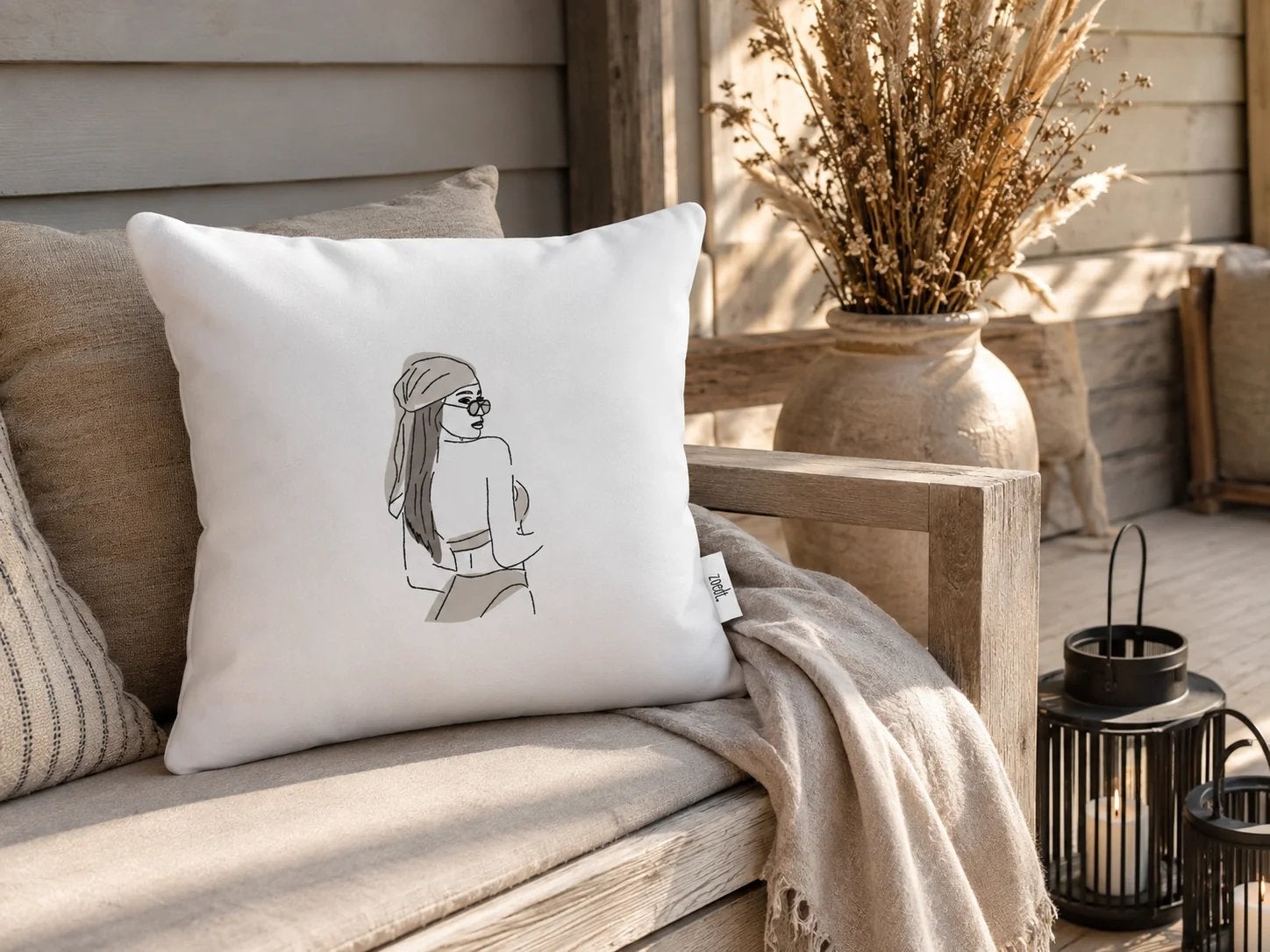 Zoedt Buitenkussen Vrouw met Bandana & Scooter 40x40cm, Overige merken, Wit, Vierkant, Nieuw