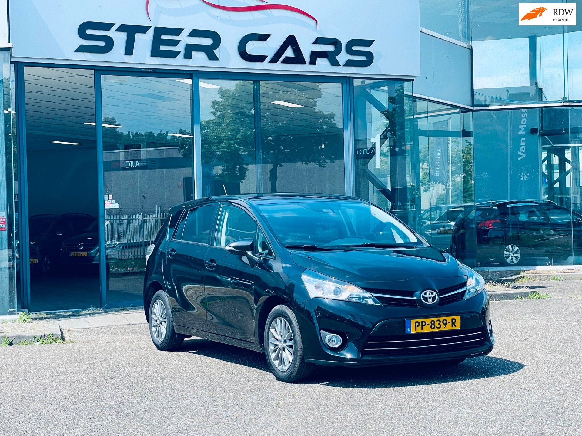 Toyota Verso 1.8 VVT-i Aspiration|7Persoon|Automaat|Cruise c, Auto's, Gebruikt, 4 cilinders, 7 stoelen, Zwart
