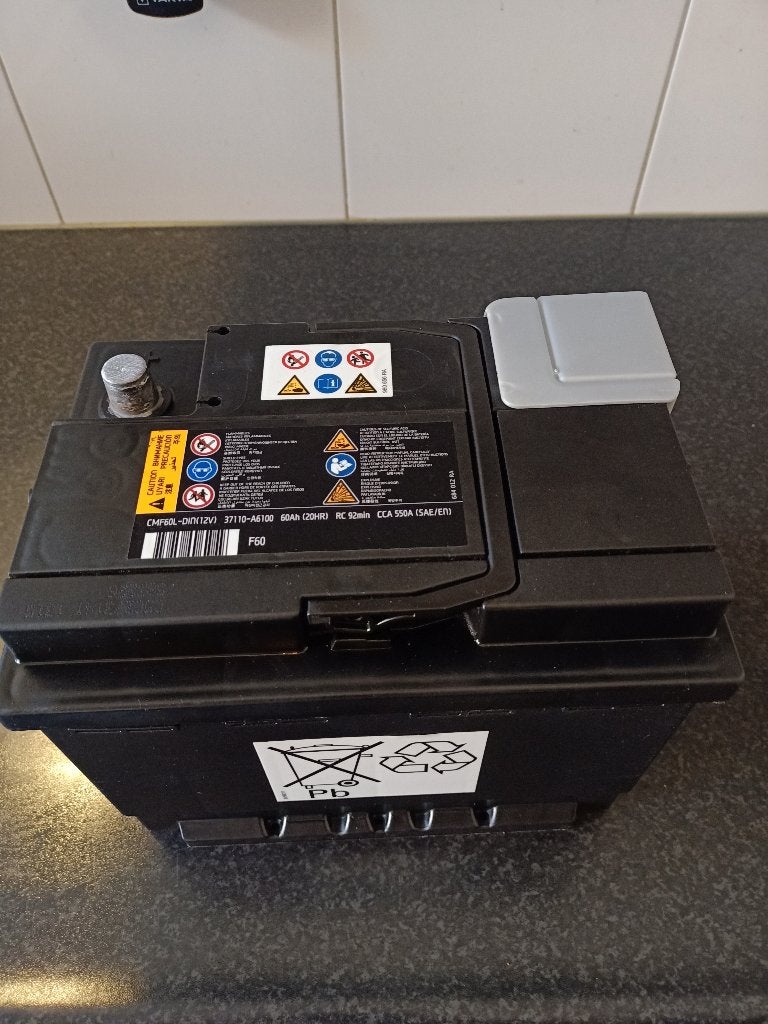 accu 12 volt 60 ah, Ophalen, Gebruikt, Universele onderdelen