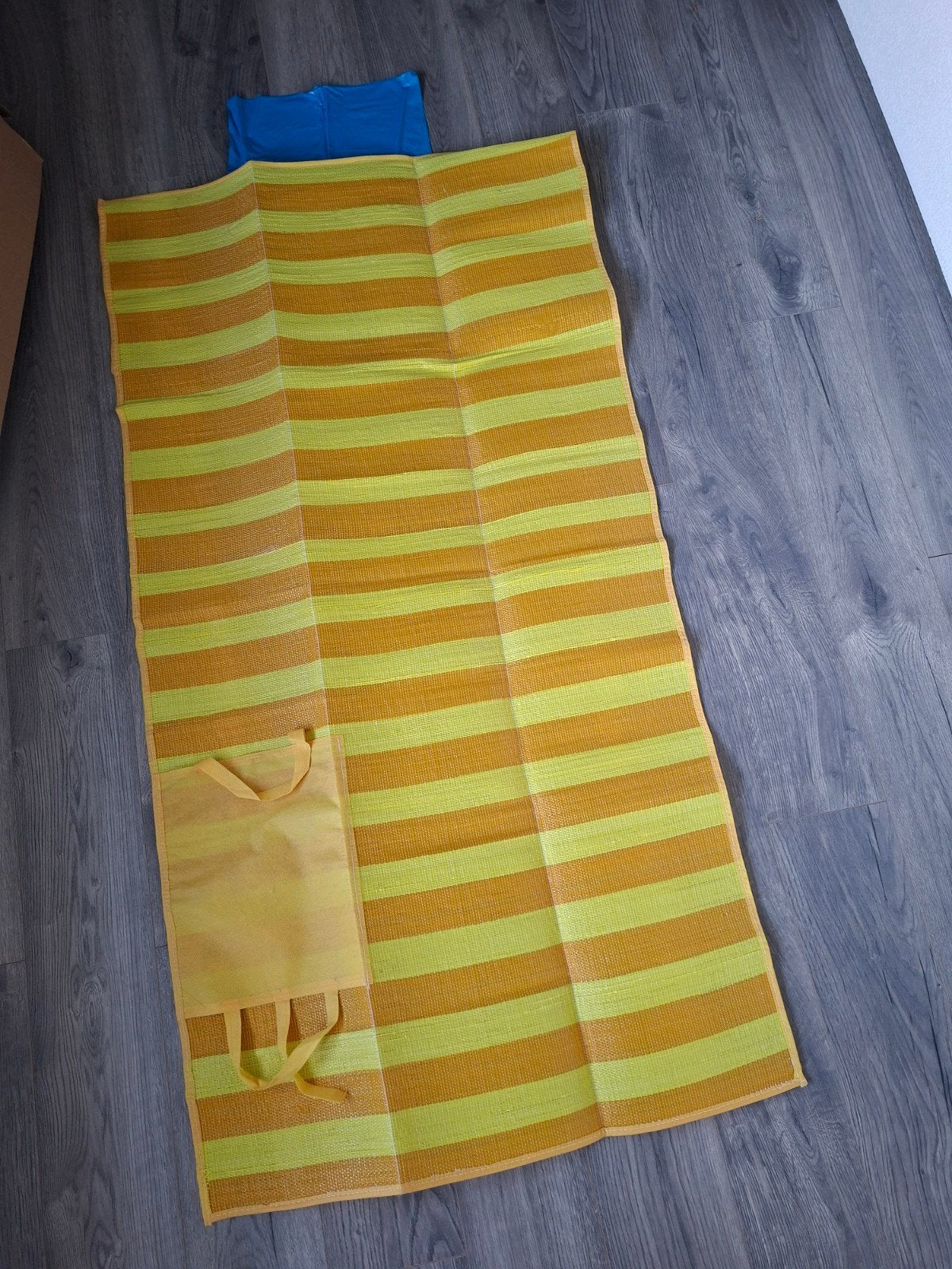Fijne grote strandmat, opvouwbaar met draaghengsel, Caravans en Kamperen, Ophalen of Verzenden