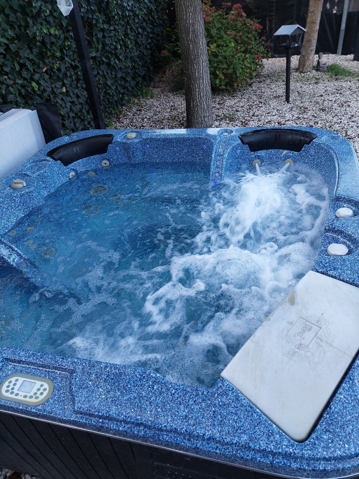 jacuzzi 2 ligbedden 1 kuipstoel 1 stoel, Ophalen, Gebruikt, Afdekzeil, Vast