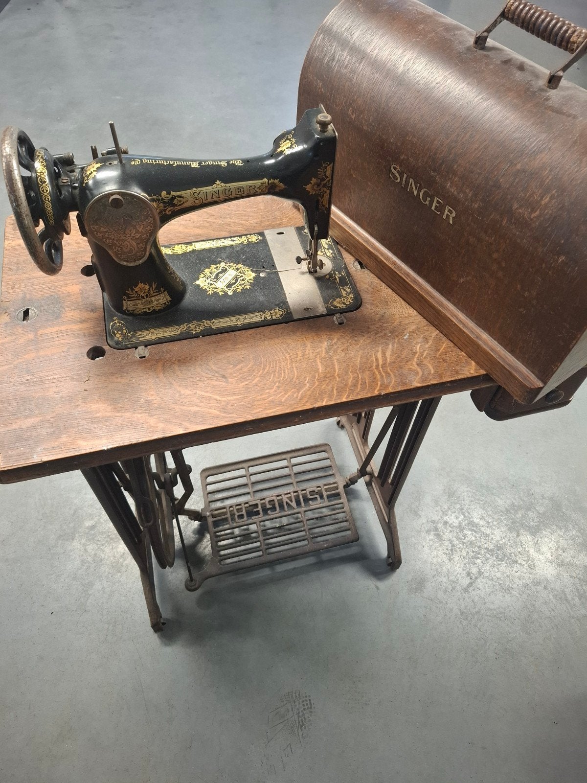Antieke Singer Naaimachine met Houten Kast, Ophalen