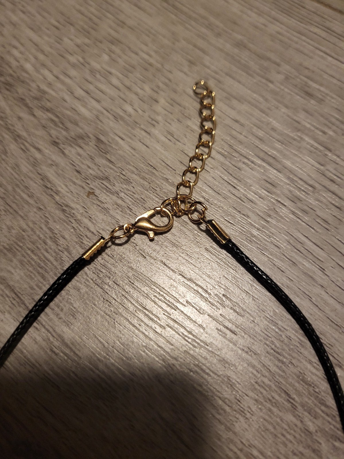 Nieuwe ketting met blauwe kristallen hanger, Overige materialen, Blauw, Nieuw, Ophalen of Verzenden