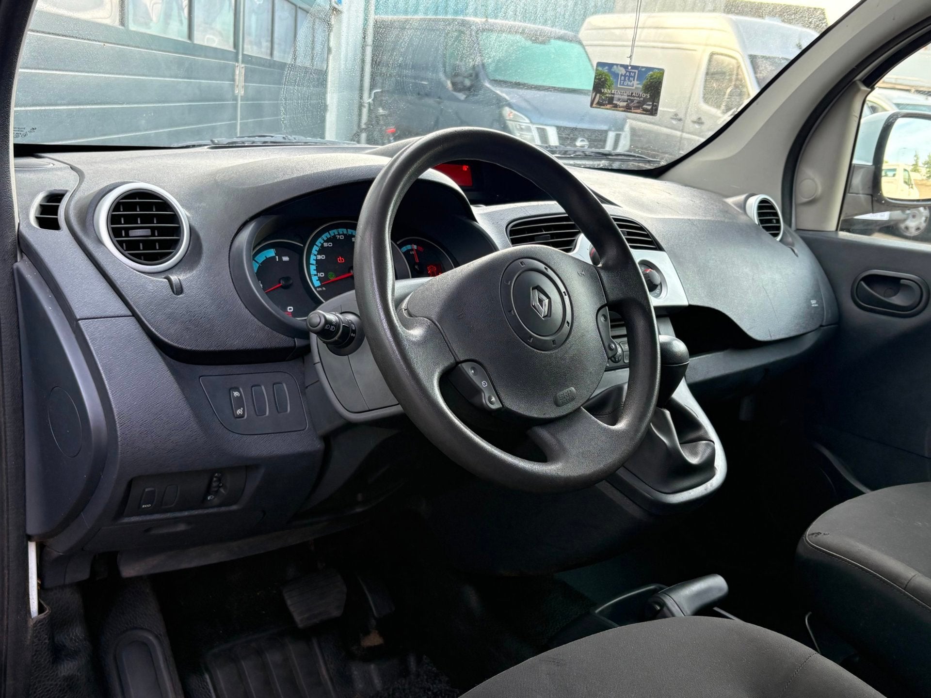 Renault Kangoo Express Z.E. Airco ! BATTERY 67% !, Stof, Gebruikt, Wit, Origineel Nederlands
