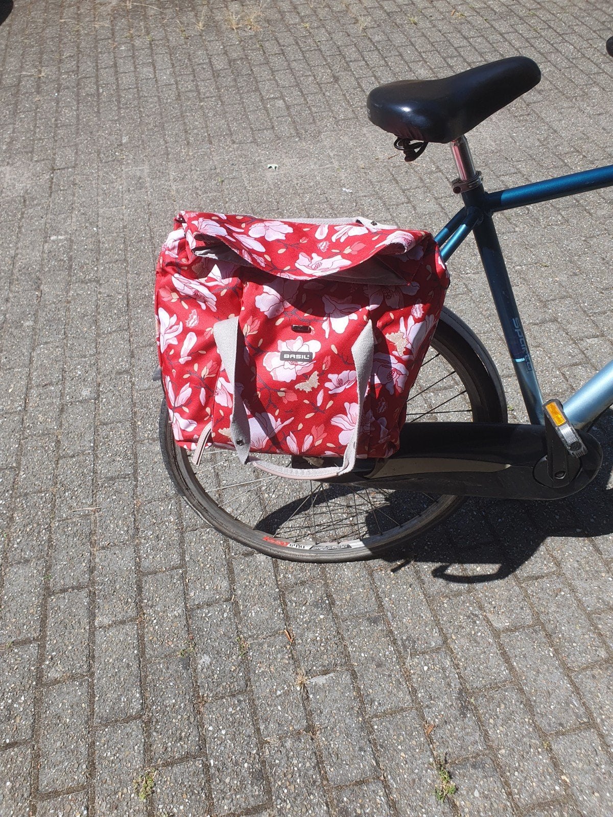 Basil fietstassen rood met bloemenpatroon, Fietsen en Brommers, Fietsaccessoires | Fietstassen, Ophalen, Gebruikt, Basil