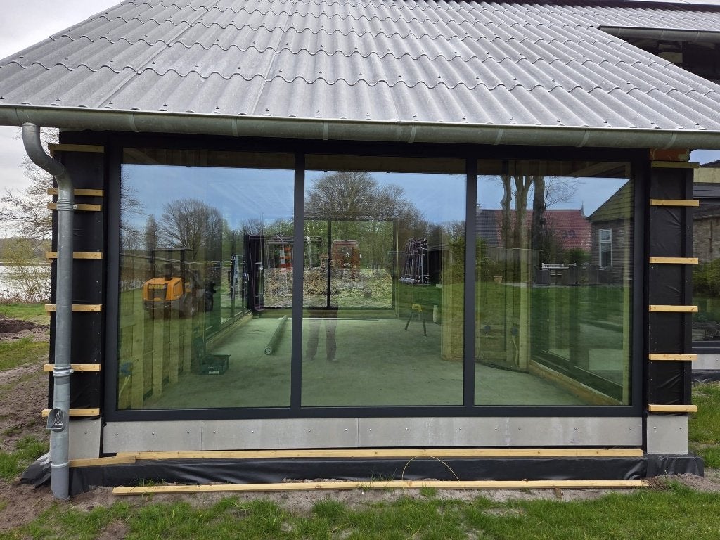 Aluminium raamkozijn zwartgrijs 4390x2240, Ophalen, Zo goed als nieuw