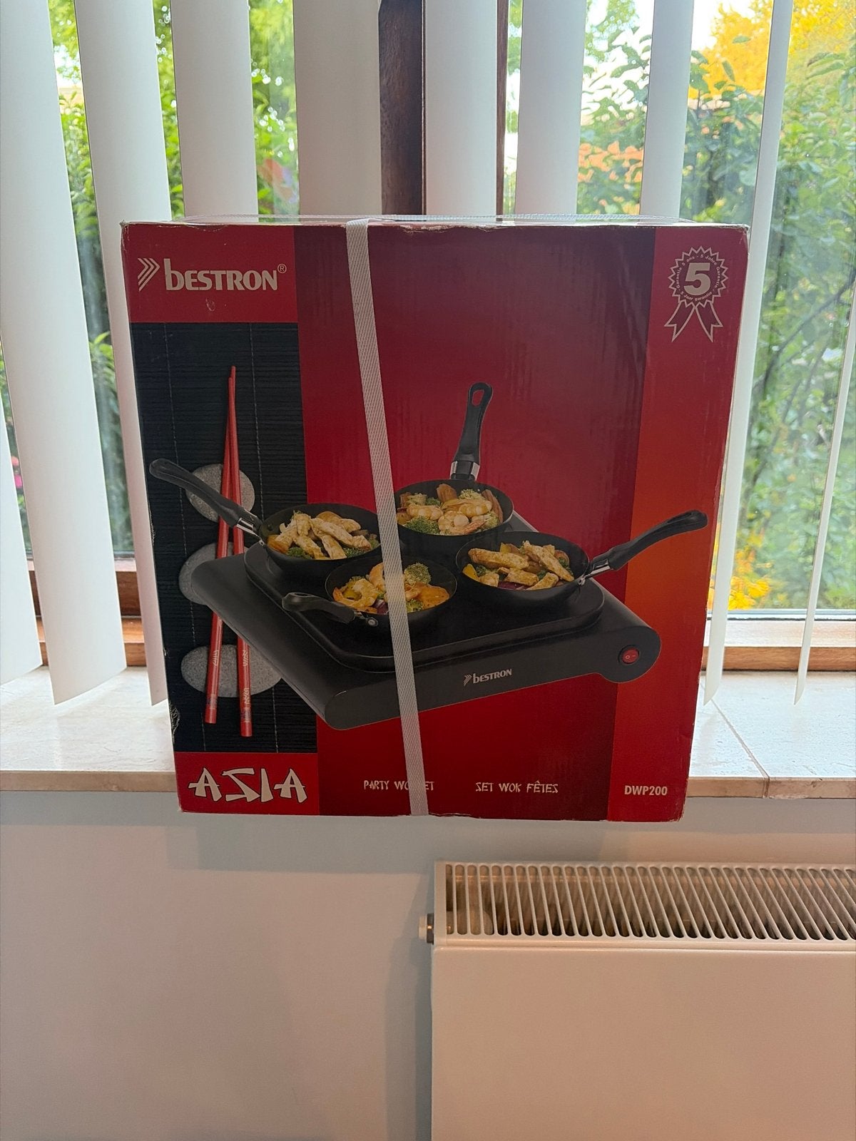 Nieuw Bestron Asia Party Wok Set DWP200 - Nieuw in doos, Minder dan 1 liter, Ophalen, Nieuw, Uitneembare binnenpan