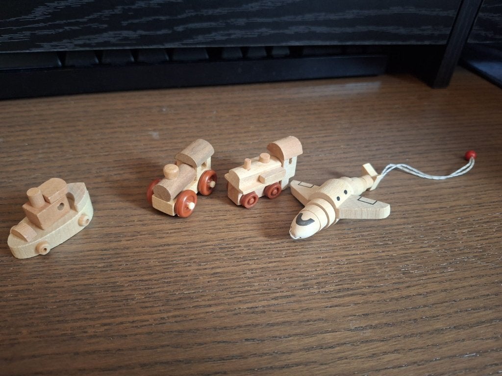 Kinder Surprise Houten voertuigen -4 stuk, Ophalen of Verzenden, Zo goed als nieuw, Overige typen