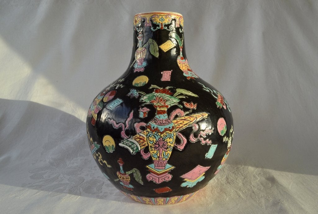 Zwarte, Chinese vaas met Bogu decor, porselein 29cm – China, Ophalen of Verzenden