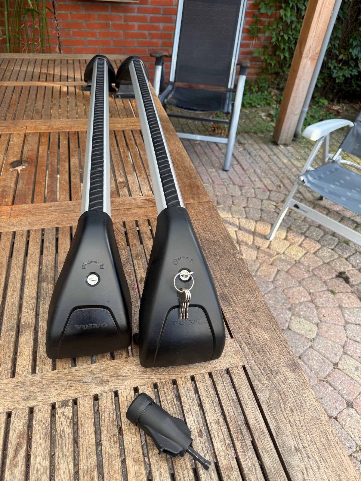 Originele Volvo V60 dakdragers  met slot en sleutels, Auto diversen, Ophalen, Zo goed als nieuw
