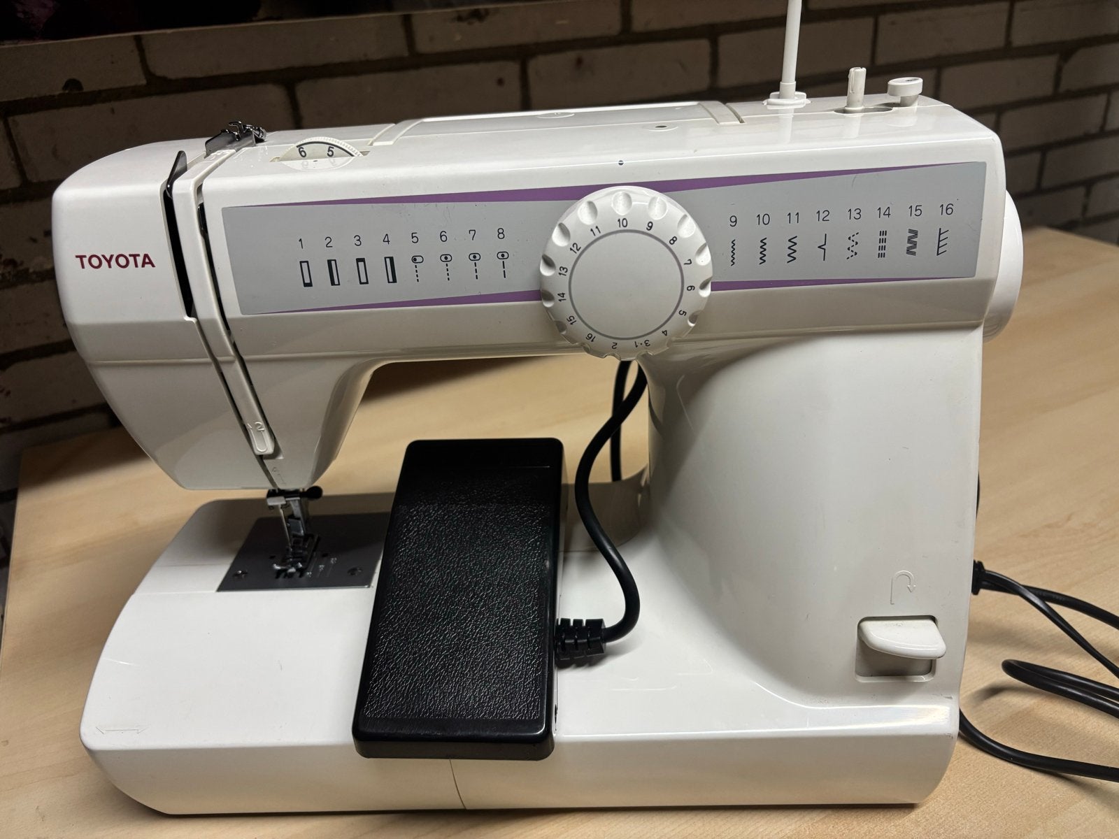Toyota DC31 RS2000 Naaimachine - Zo goed als nieuw, Ophalen of Verzenden, Zo goed als nieuw, Naaimachine, Overige merken