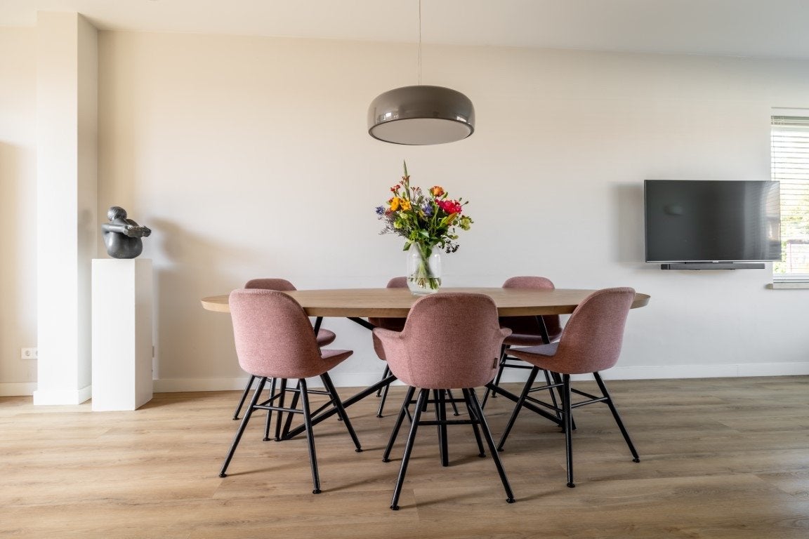 Table du Sud eiken tafel met Zuiver stoelen