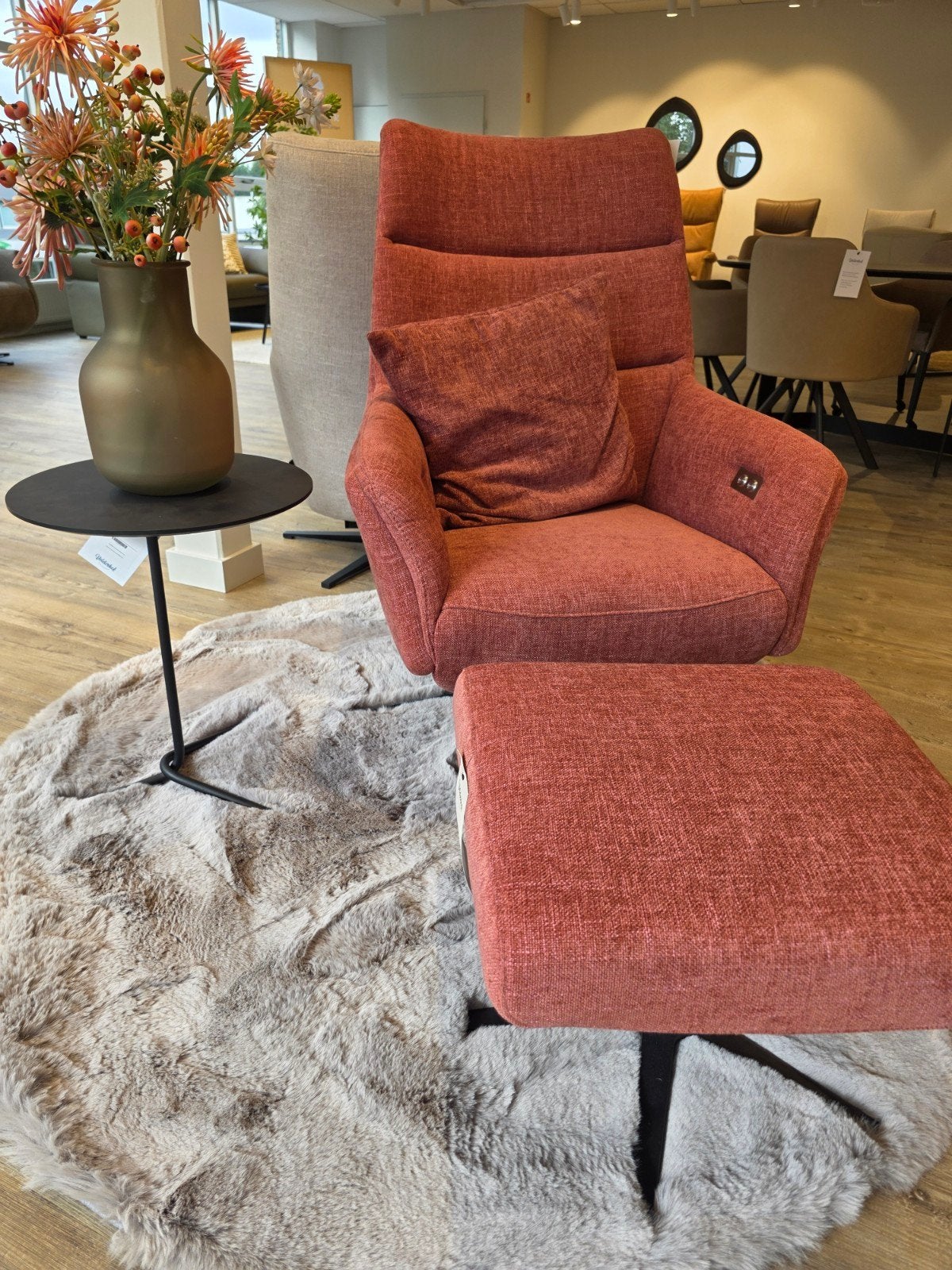 Comfortabele relaxfauteuil met sta op en lendepomp en hocker, Gebruikt, 75 tot 100 cm, Ophalen of Verzenden, 75 tot 100 cm