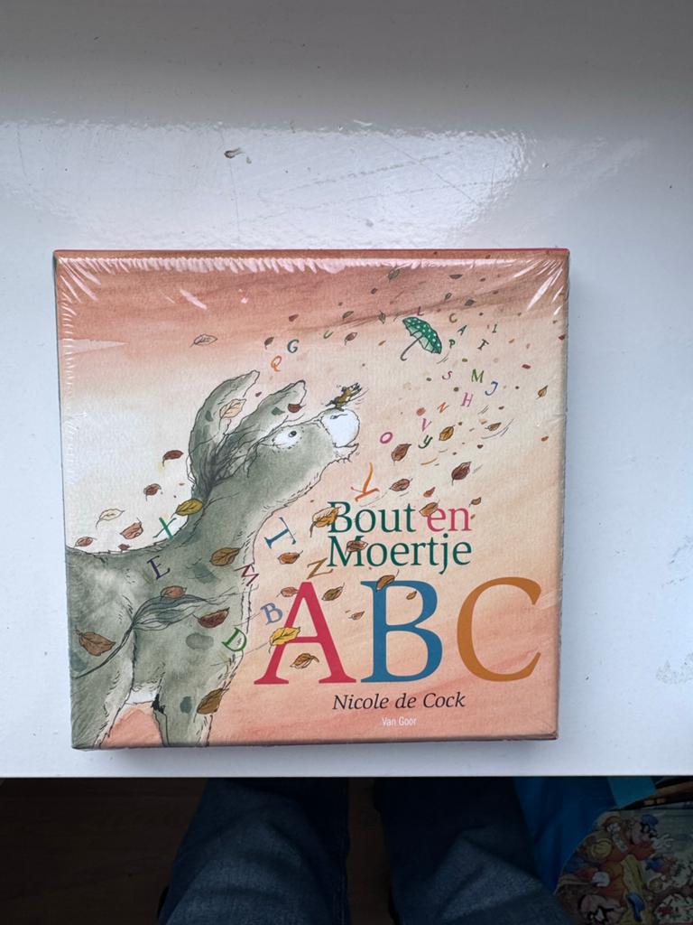 Bout en Moertje ABC - Nicole de Cock (Nieuw), Boeken, Ophalen of Verzenden, Nieuw, Uitklap-, Voel- of Ontdekboek, 2 tot 3 jaar