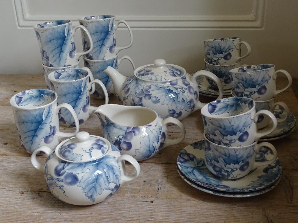 Servies, Barratts, VINEYARD GRAPES, blauw, zo goed als nieuw