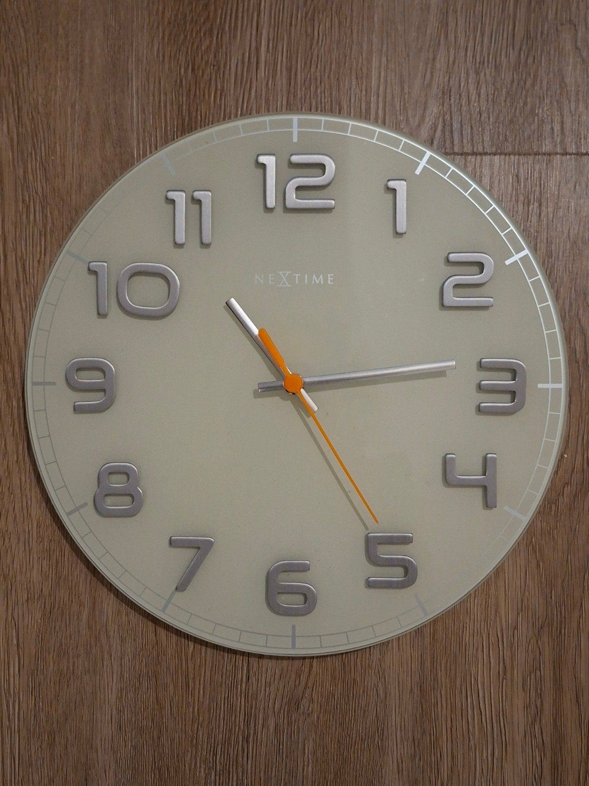 Nextime Geluidloze Wandklok - Stijlvol en Stil, Ophalen of Verzenden