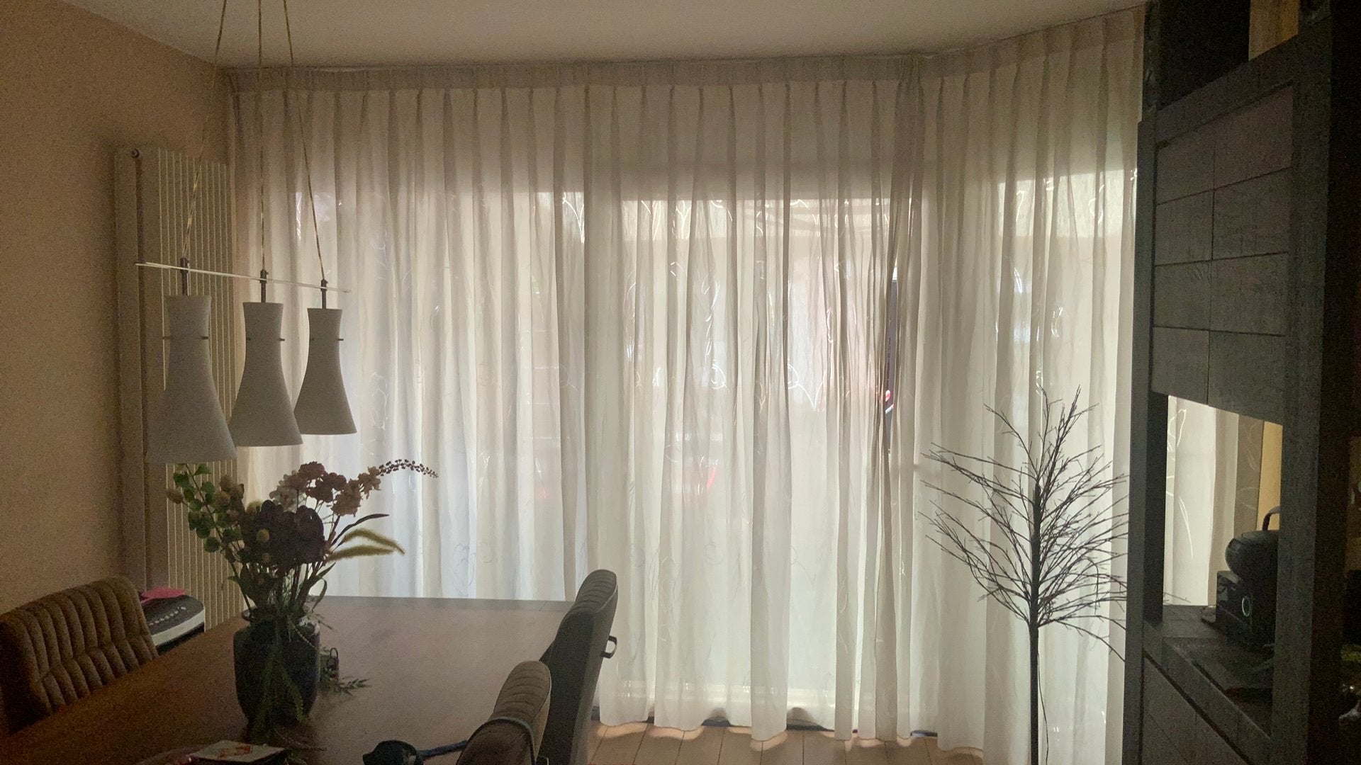 Vitrage inbetween met bloemmotief Breedte 365 x hoogte 250, Huis en Inrichting, Ophalen of Verzenden, Zo goed als nieuw, Vitrage