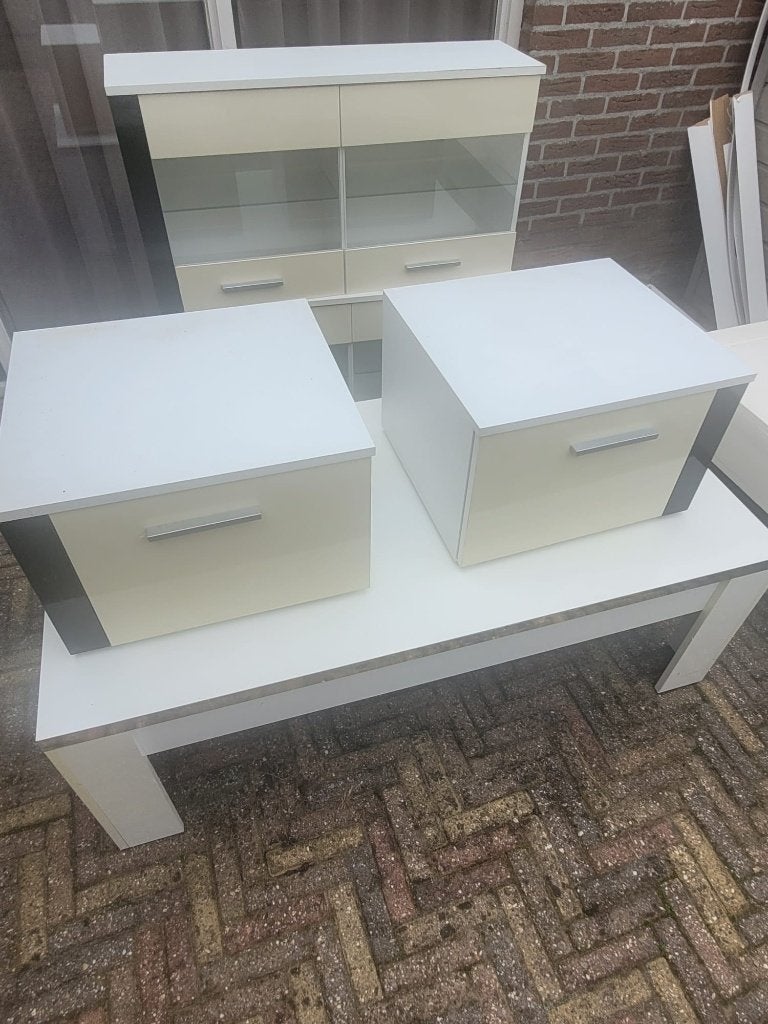2 vitrinebovenkasten, 2 kasten en Salontafel, Ophalen, 50 – 75, Gebruikt, 100 tot 150 cm