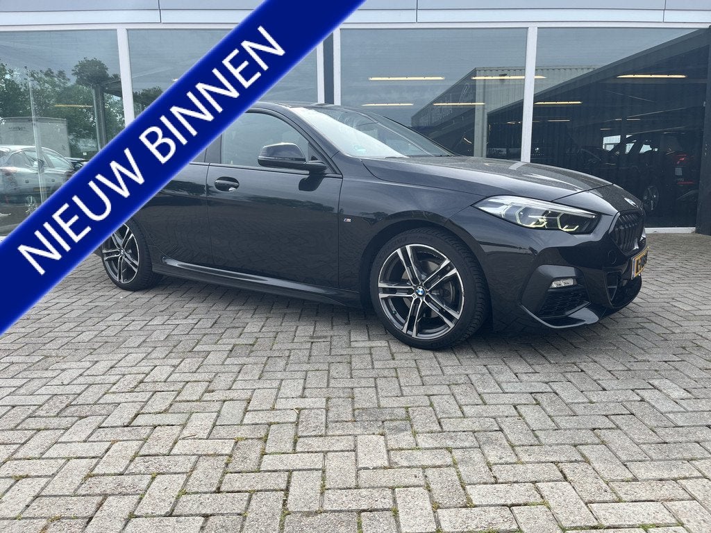 BMW 2 Serie Gran Coupé 218i M Sport High Executive / Carpla, Auto's, Voorwielaandrijving, Gebruikt, Euro 6, Zwart