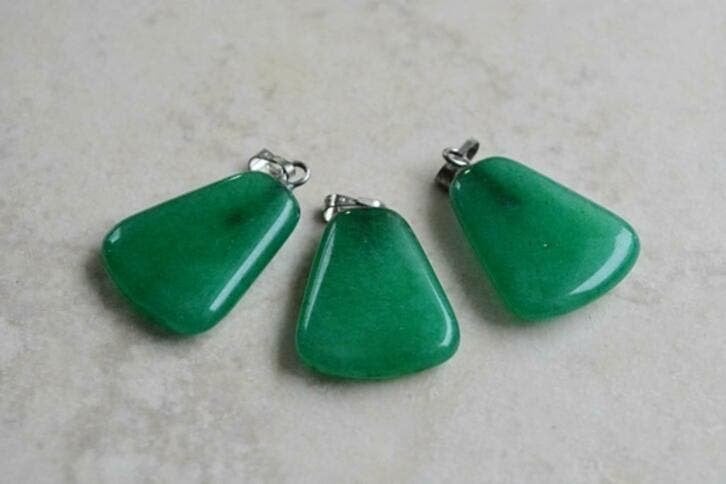 Jade hanger (03), Ophalen of Verzenden, Mineraal