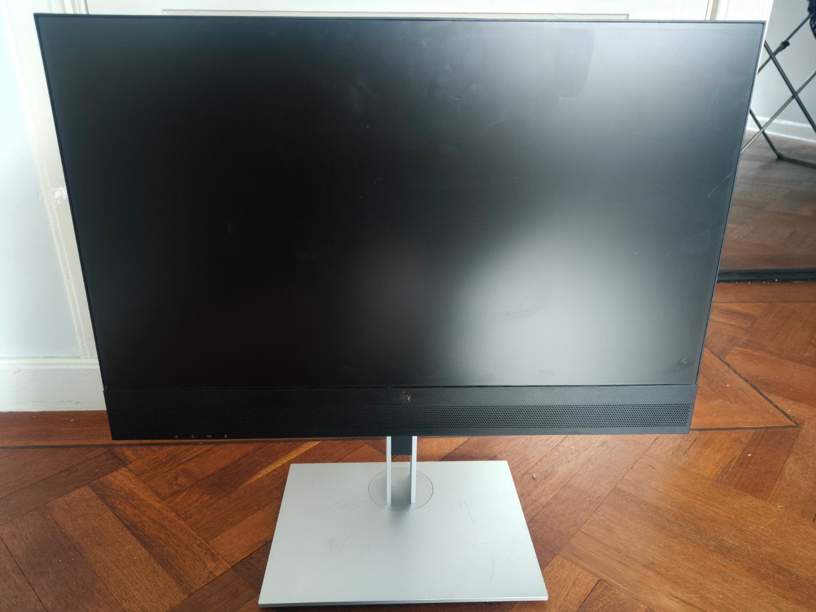 HP  E24mv g4 Conferencing monitor met ingebouwde webcam, Ophalen, IPS, DisplayPort, In hoogte verstelbaar