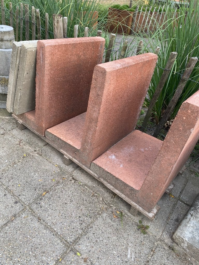 Rode betonnen U-elementen voor tuin of oprit, Ophalen, Overige typen, Nieuw, Minder dan 5 m²