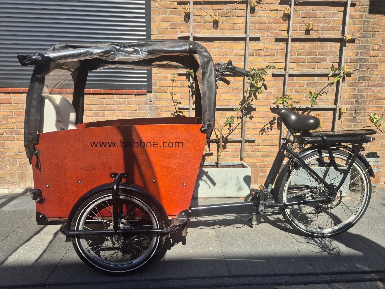 Babboe Big E bakfiets met regenhuif en accu, Gebruikt, 3 kinderen, Elektrisch, Schijfrem