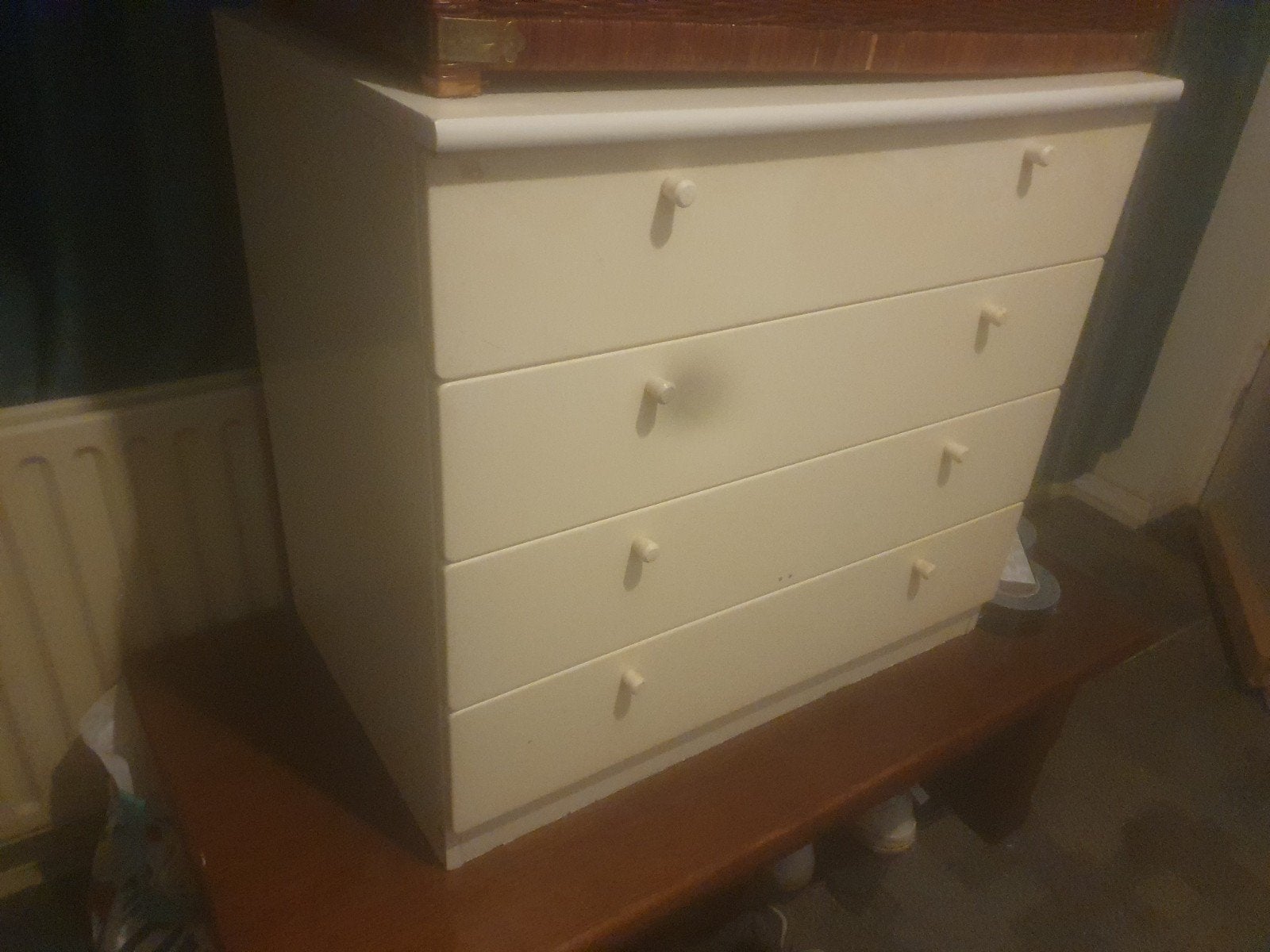 Crèmekleurige ladekast met 4 laden, Ophalen, Gebruikt, 100 tot 150 cm, 50 tot 100 cm