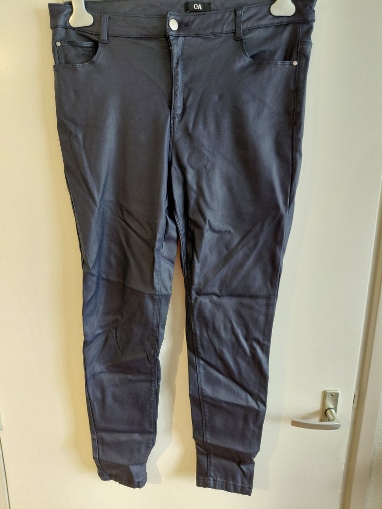 Broek mt44 glim, Zwart, Maat 42/44 (L), Ophalen of Verzenden, Zo goed als nieuw