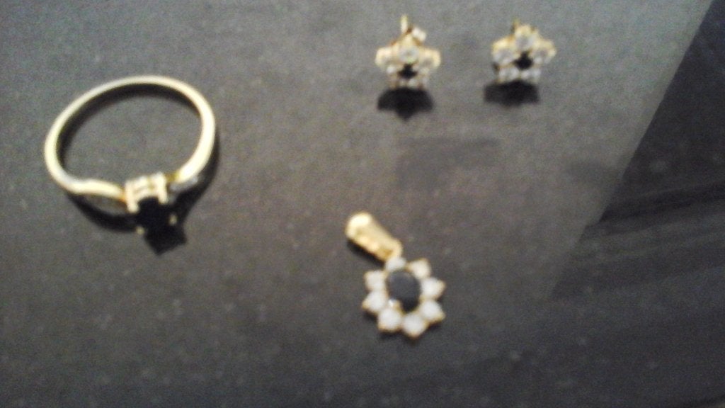 14 karaat Gouden ring met hanger en oorstekers, 18 tot 19, Ophalen of Verzenden, Zo goed als nieuw, Met edelsteen