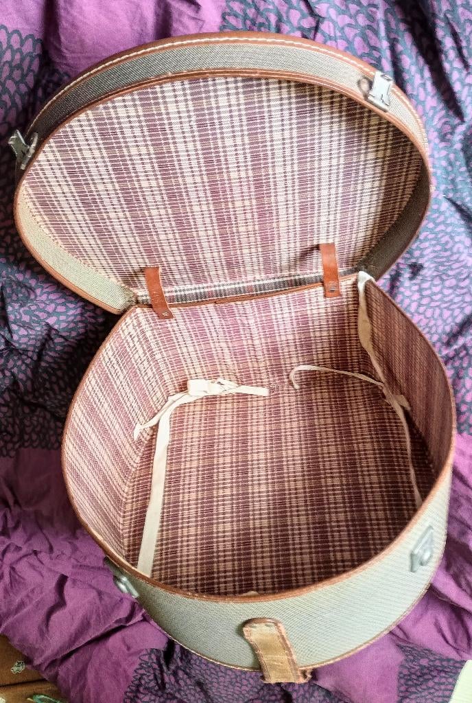 Vintage Hoedendoos jaren '40, Ophalen