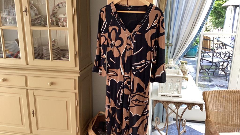 Marc Cain Zomer Jurk Zwart/Beige Bloemenprint Maat M, Maat 38/40 (M), Zwart, Ophalen of Verzenden, Zo goed als nieuw