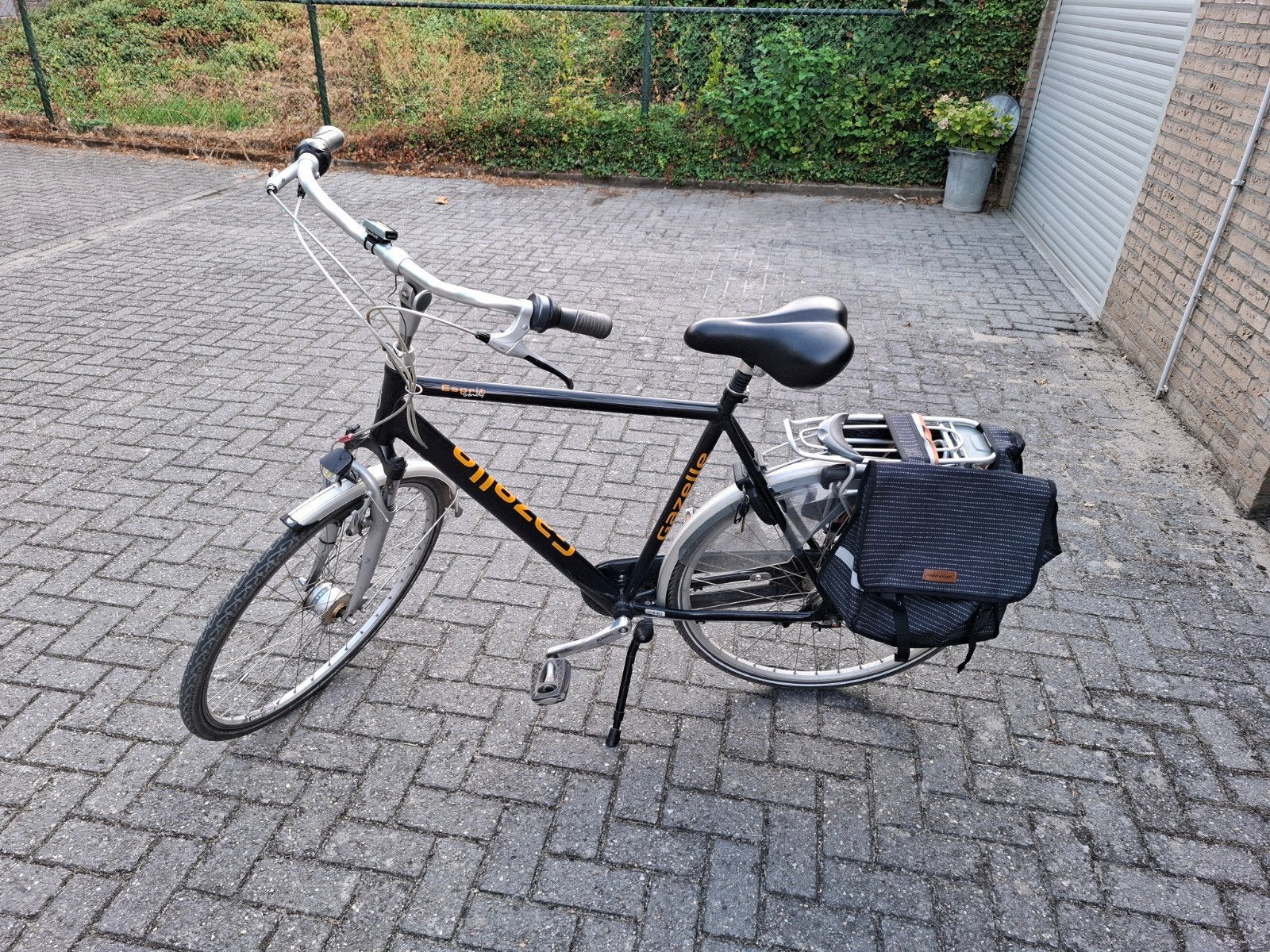 Gazelle Esprit stadsfiets - Zwart met bagagedrager, Ophalen, Gebruikt, Velgrem, Versnellingen