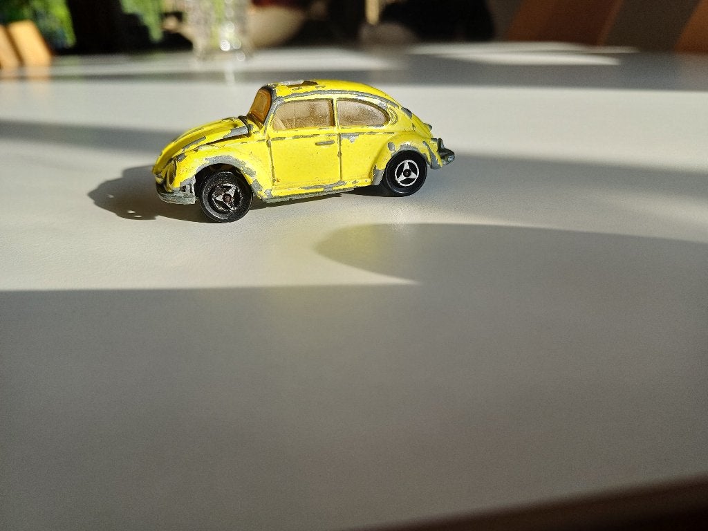 Majorette vw kever geel is veel mee gespeelde, Ophalen of Verzenden, Gebruikt, Auto