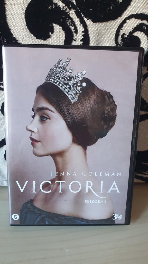 Victoria Seizoen 1 met 3 disk 392 minuten, Cd's en Dvd's, Dvd's | Tv en Series, Vanaf 12 jaar, Ophalen of Verzenden, Gebruikt