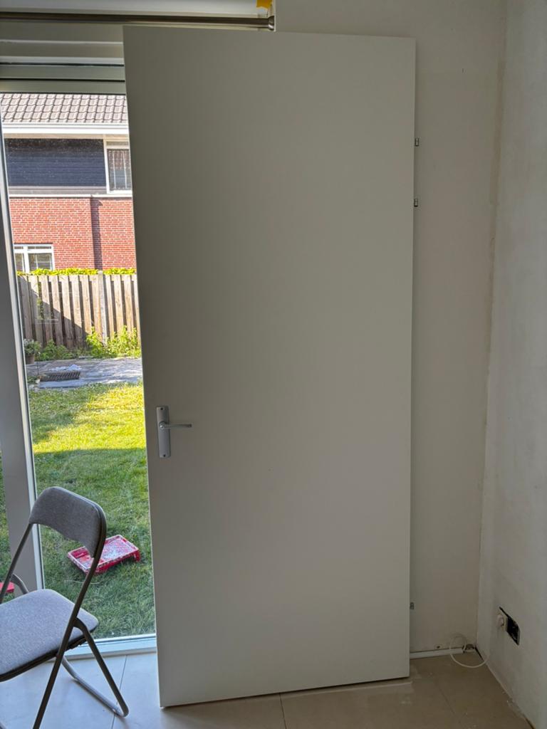 Binnendeur met stalen stelkozijn 231,5 cm Hoog en 95cm breed, Ophalen of Verzenden, Zo goed als nieuw, Binnendeur, 215 cm of meer