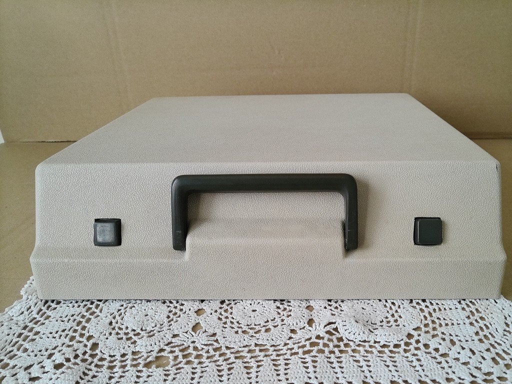 Vintage typemachine AEG OLYMPIA Traveller De Luxe Werkend, AEG, Gebruikt, Onbekend, Ophalen of Verzenden