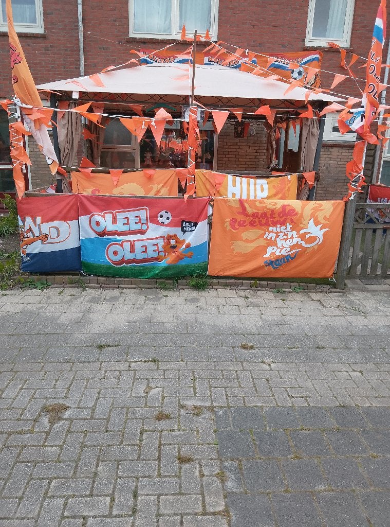man zoekt vrouw, Contacten en Berichten