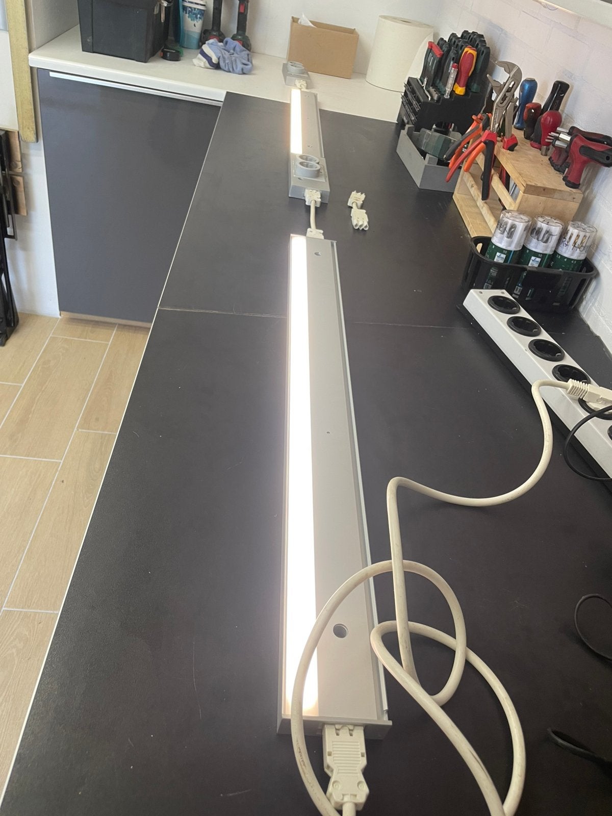 Utrusta verlichting en stopcontacten, Ophalen, Zo goed als nieuw, 25 tot 50 cm, Minder dan 100 cm
