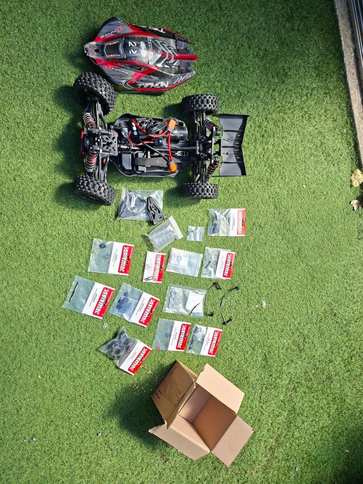 Arrma typhon 6s latest edition with alot of upgrades, Ophalen, Gebruikt