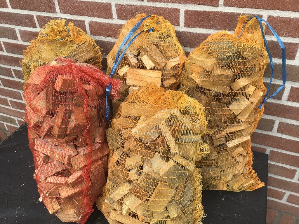Gemengd Haardhout gekloofd vuren, eiken, douglas, Tuin en Terras, Minder dan 3 m³, Ophalen, Overige houtsoorten