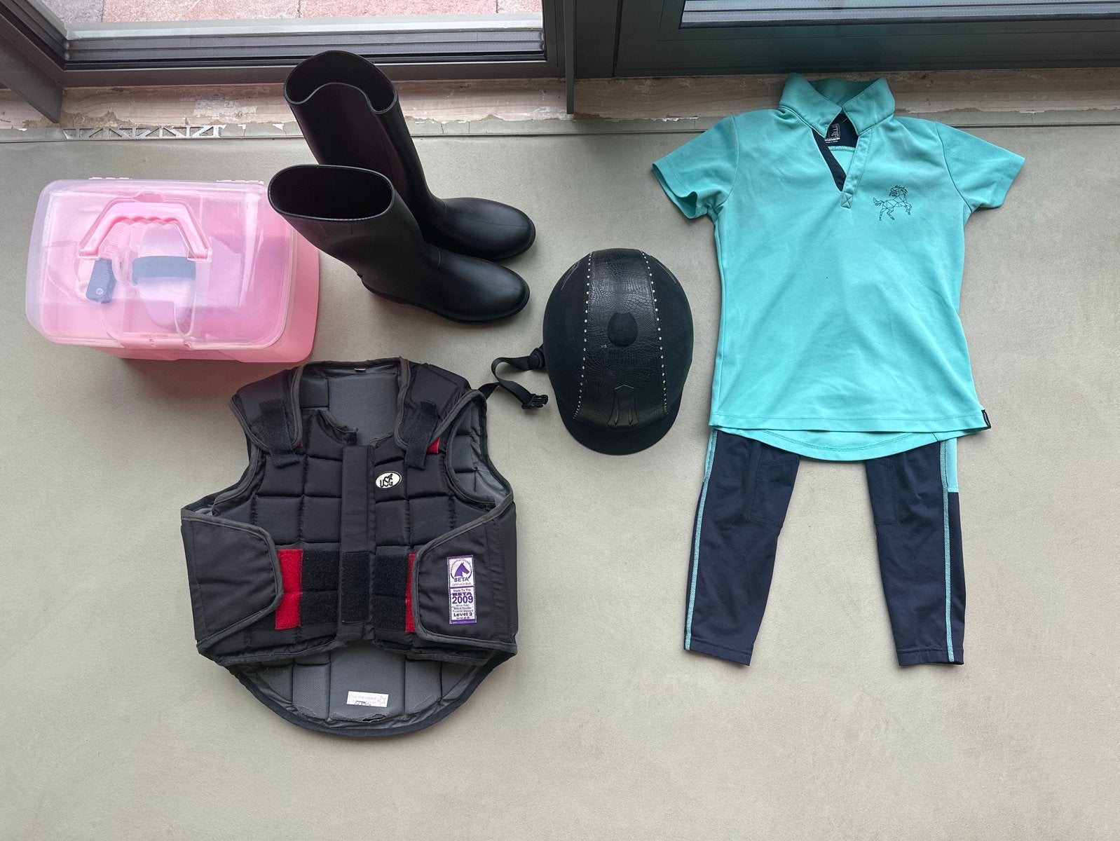 Complete set paardrijspullen, protector, cap, poetskoffer, Dieren en Toebehoren, Paardrijkleding, Gebruikt, Kinderen, Ophalen of Verzenden